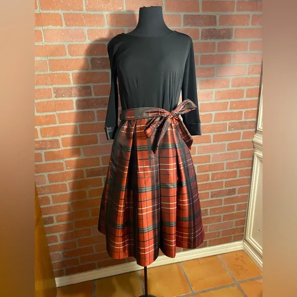 Leslie Fay size 6 women’s black and red plaid dress - Picture 1 of 4